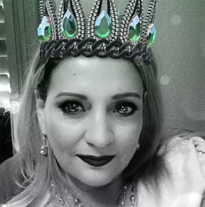 Meet your Posher, Angie